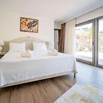 Lunas * Alaçatı