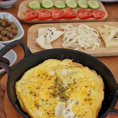 Lunas ألاتشاتي
